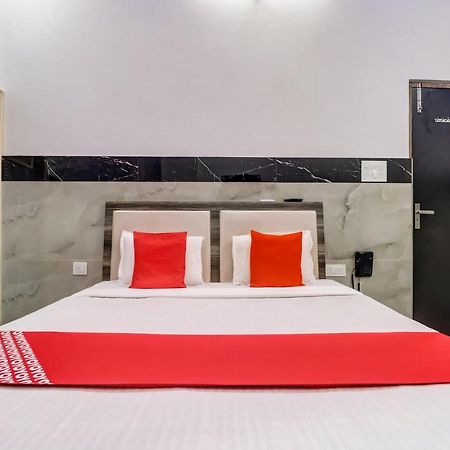 Oyo Flagship 83121 Hotel Rose Vip Saharanpur Exteriör bild