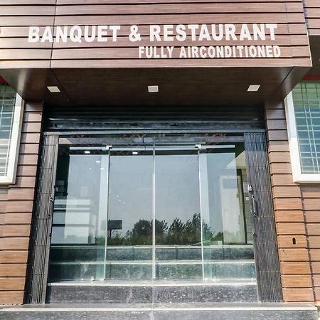 Oyo Flagship 83121 Hotel Rose Vip Saharanpur Exteriör bild