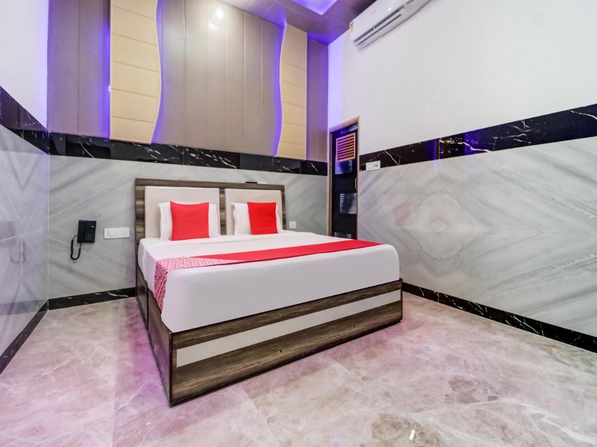 Oyo Flagship 83121 Hotel Rose Vip Saharanpur Exteriör bild