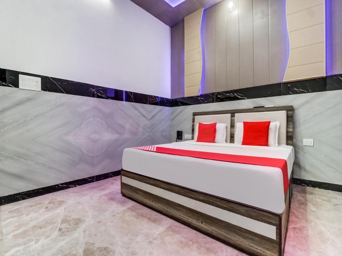 Oyo Flagship 83121 Hotel Rose Vip Saharanpur Exteriör bild