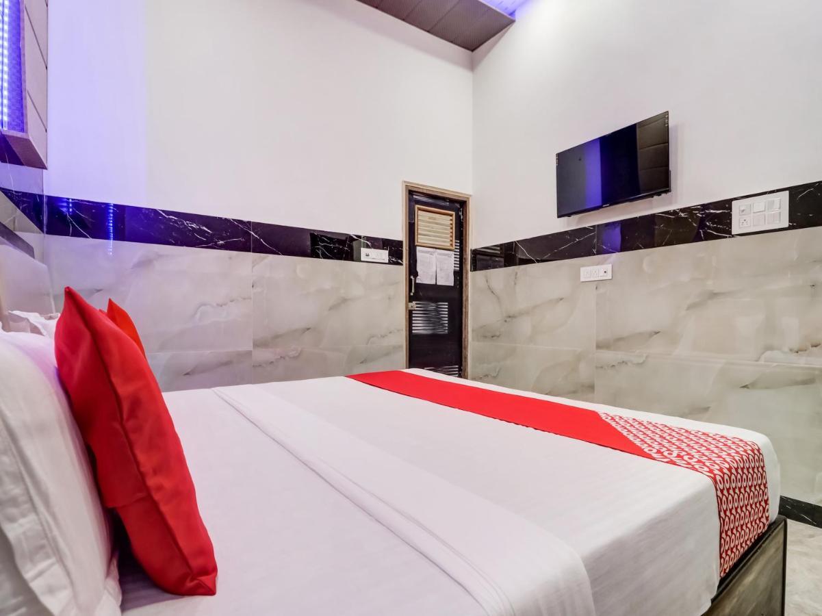 Oyo Flagship 83121 Hotel Rose Vip Saharanpur Exteriör bild