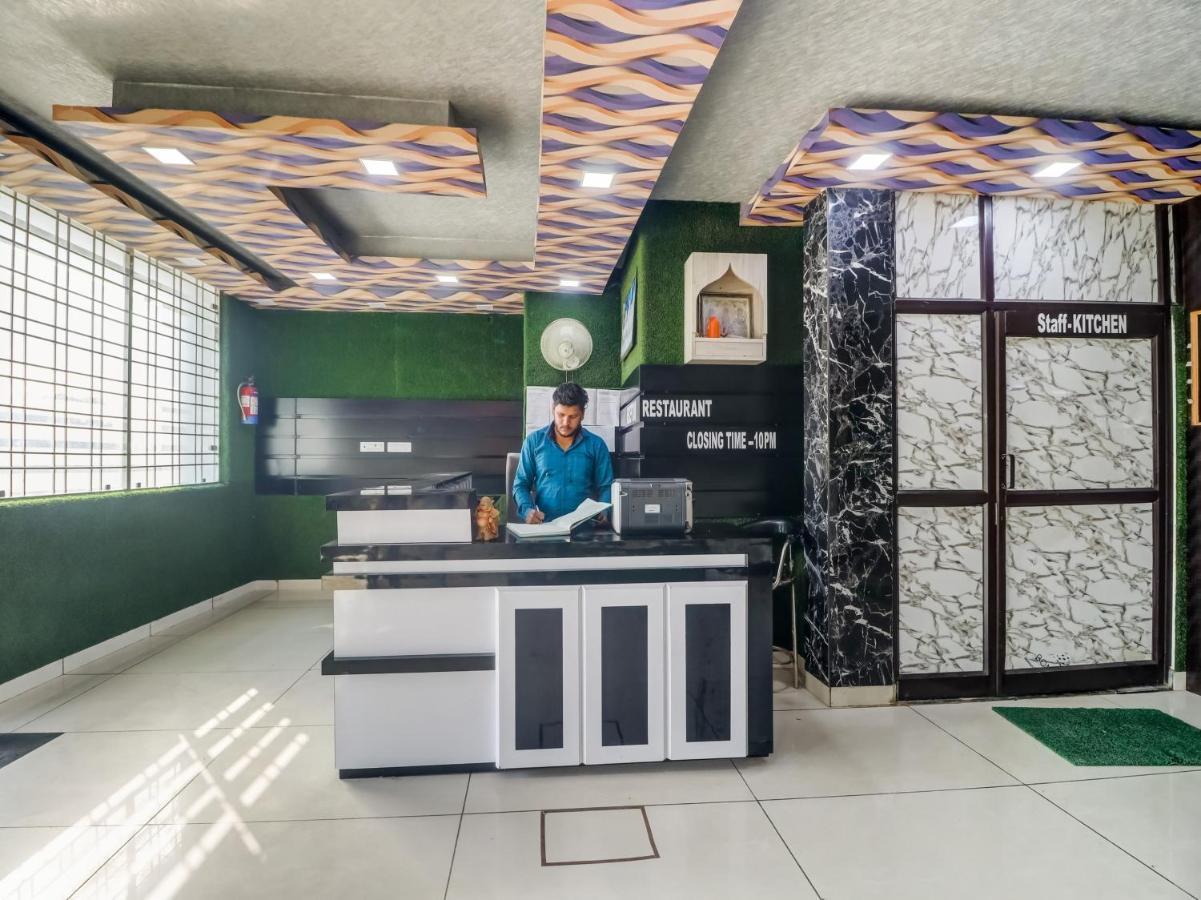 Oyo Flagship 83121 Hotel Rose Vip Saharanpur Exteriör bild