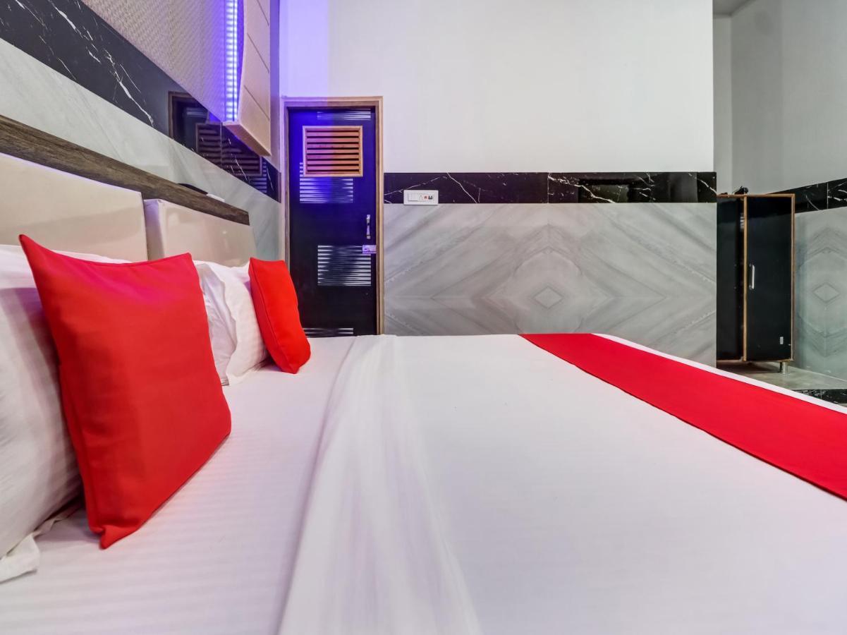 Oyo Flagship 83121 Hotel Rose Vip Saharanpur Exteriör bild